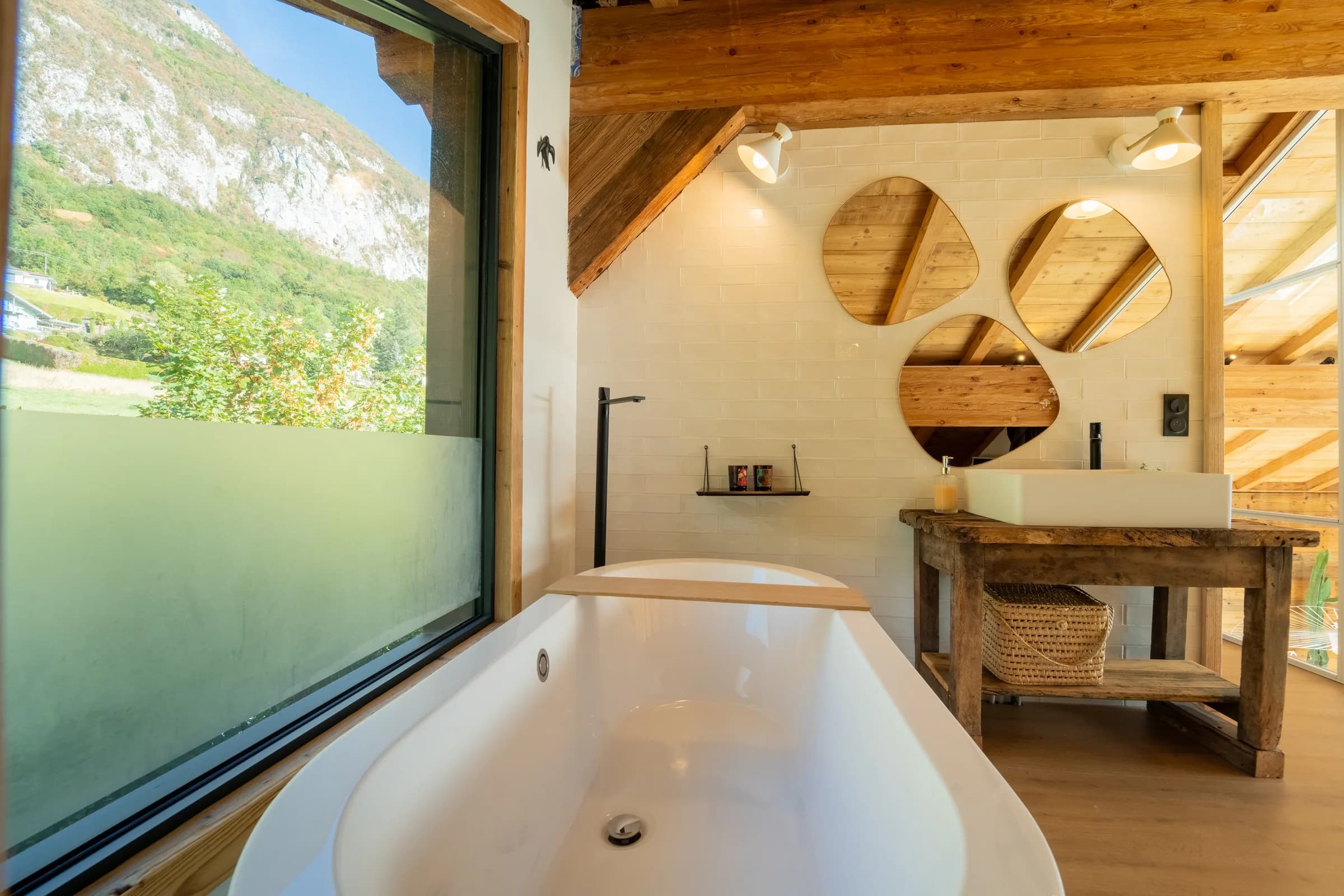 Cinq matières naturelles pour un intérieur alpin juste